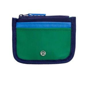 lululemon true identity card case